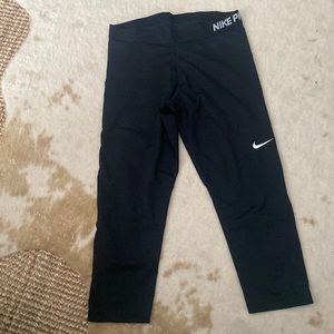 Nike Dri-Fit cropped leggings